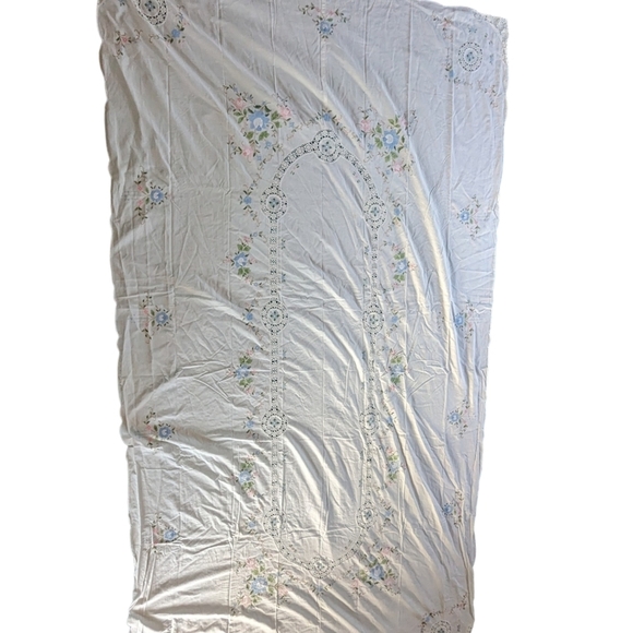 Vintage Embroidered Tablecloth 110"x60" Appliqued Crossstitch Flowers & Lace - Picture 5 of 6